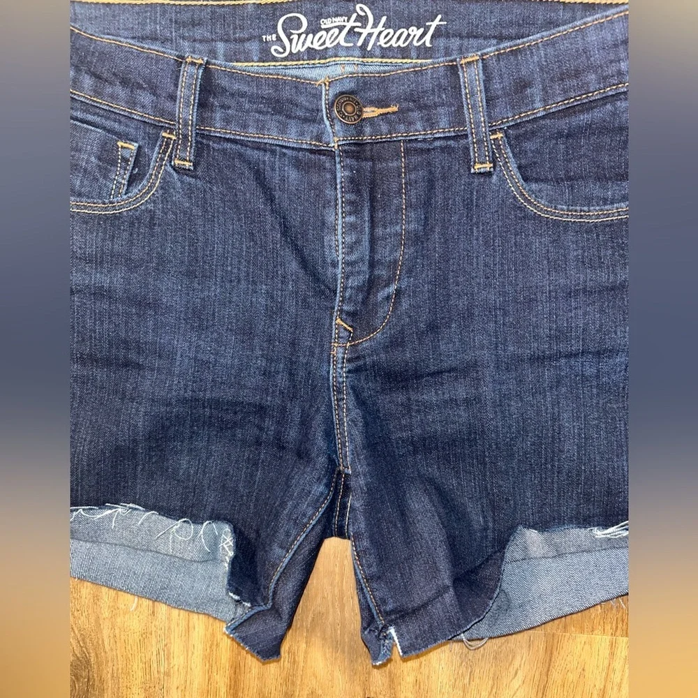 The Old navy Sweetheart Women's Blue Denim Shorts. Size 4